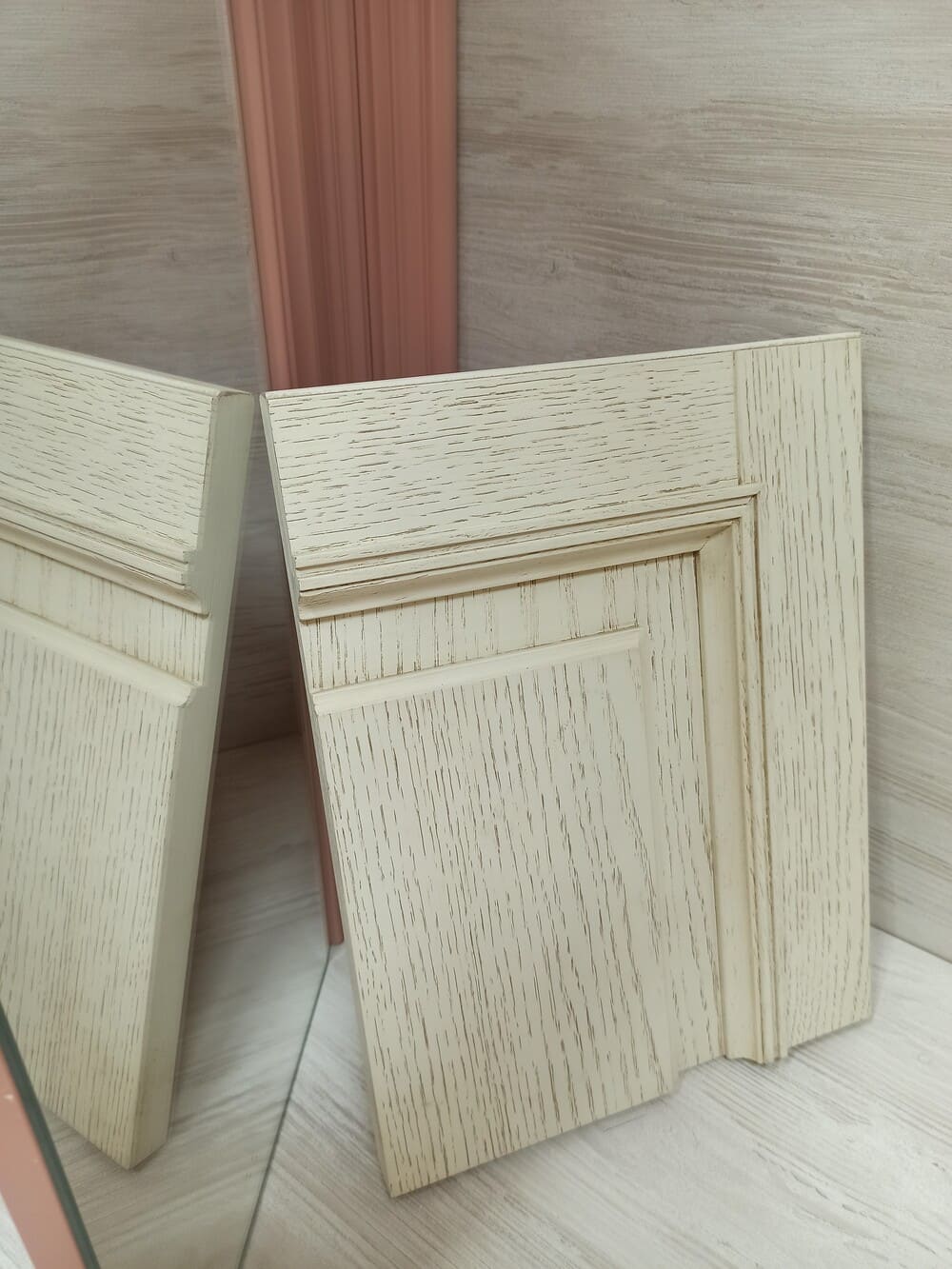 Мебельный фасад из МДФ эмаль с патиной Загреб 1